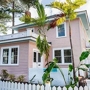 Hemingsway's Village Luxury Beach Virginia Beach
